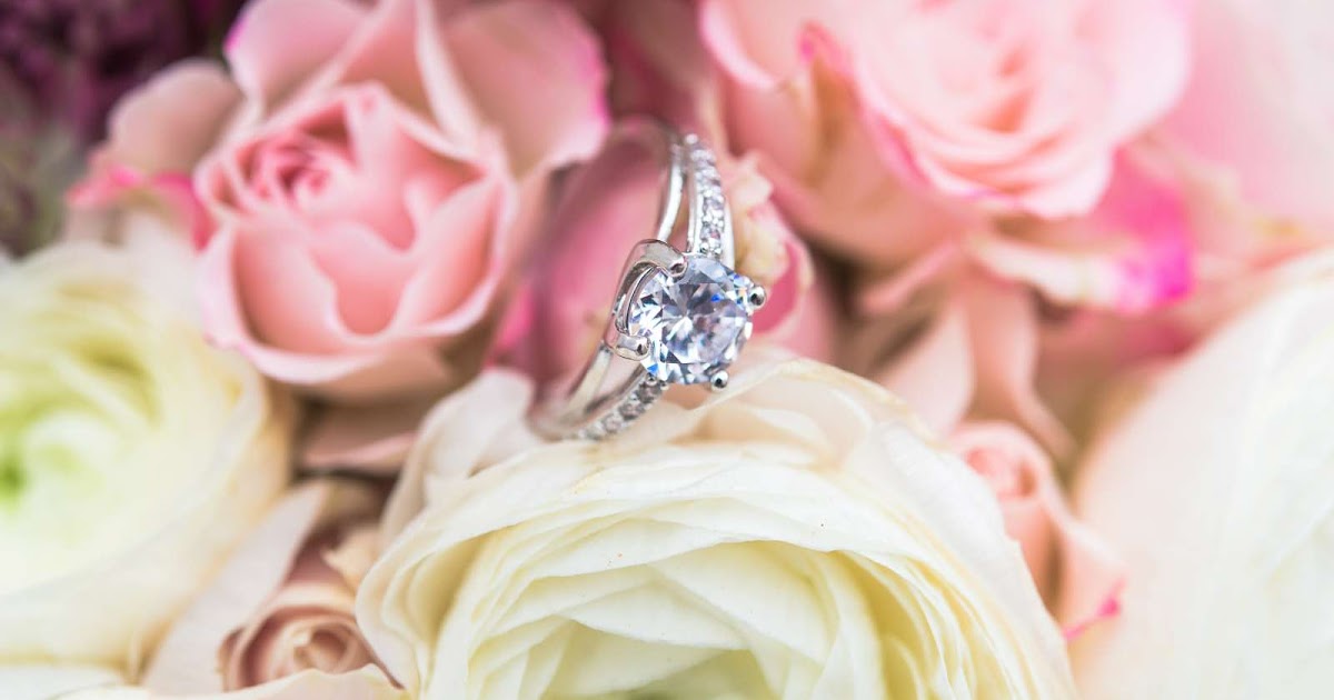 Buy Women's Designer Diamond Jewelry Online & Know Some Storage & Care Tips